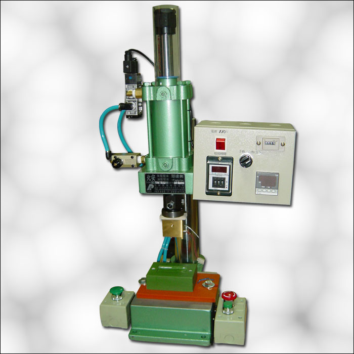 PLASTIC WELDING MACHINE