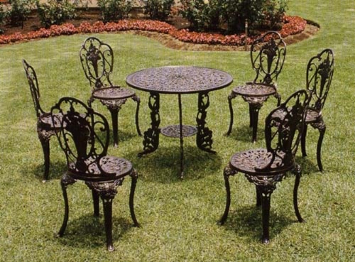 Rose Round Table