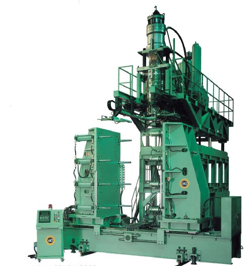 Accumulator head blow moulding machine