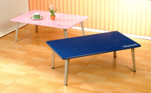 FOLDING TABLE